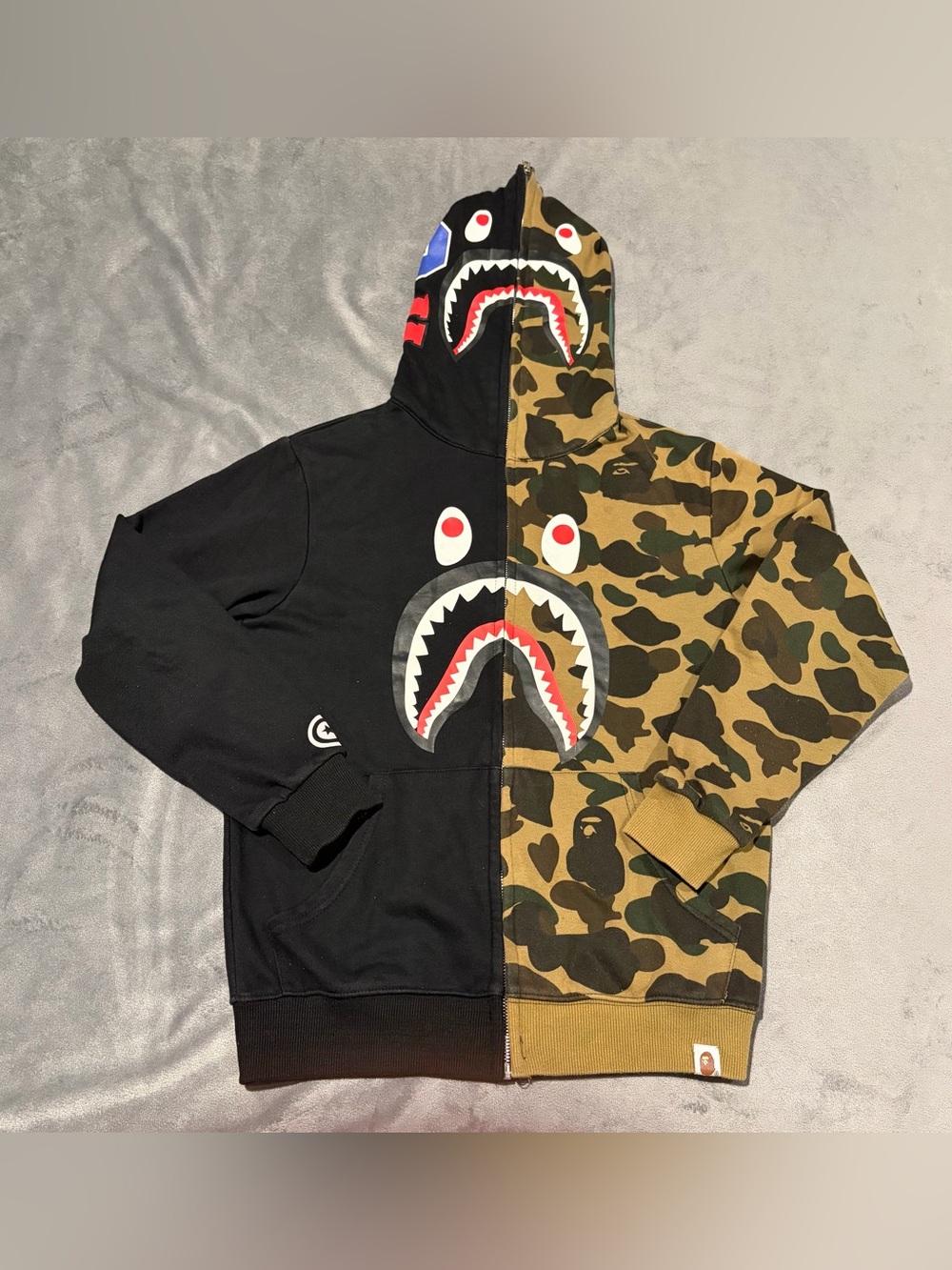 BAPE A Bathing Ape Shark Hoodie Womens Medium Camo Full Zip Streetwear Designer